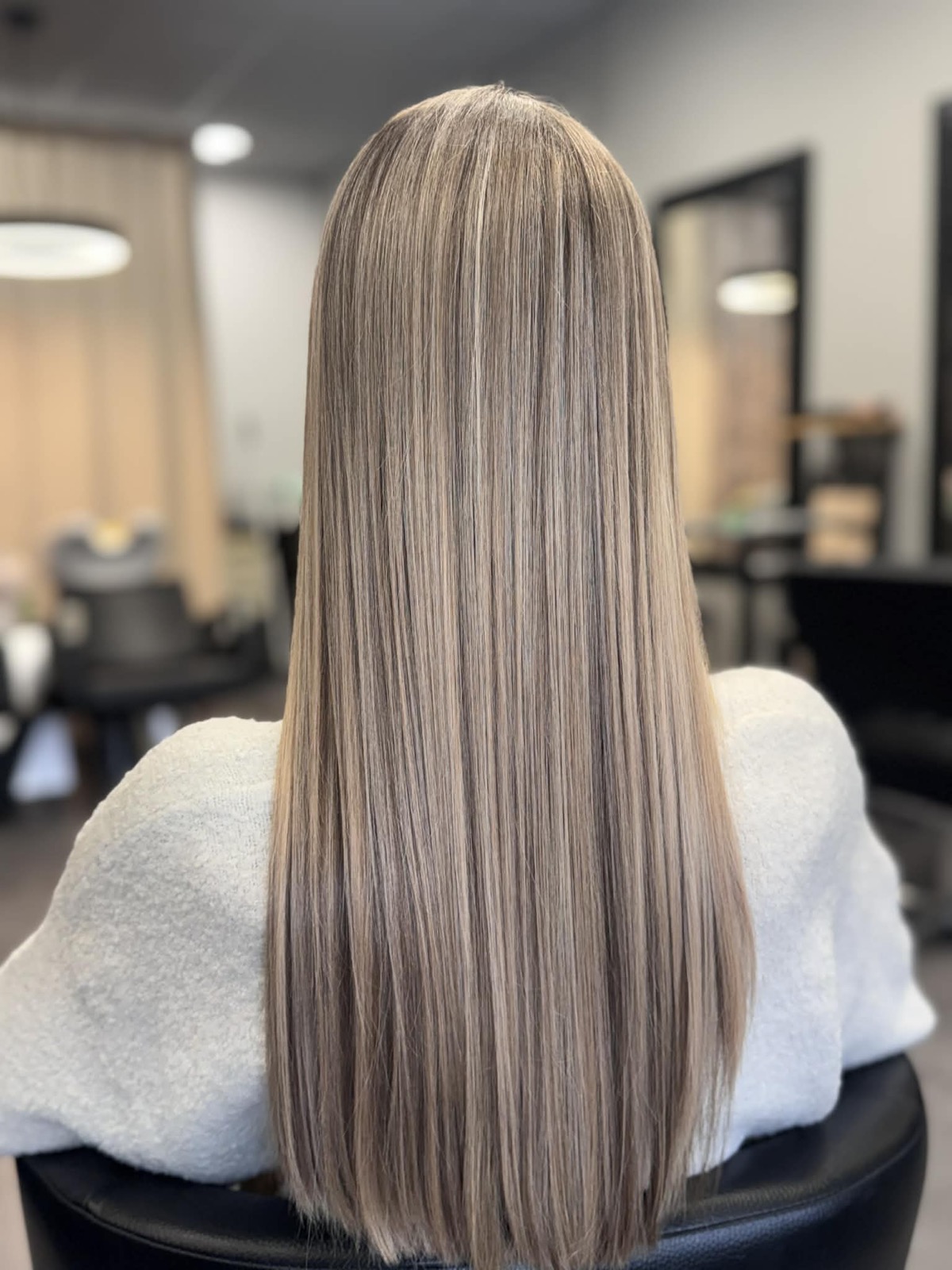 Balayage froid réalisé chez Carré d'Hair